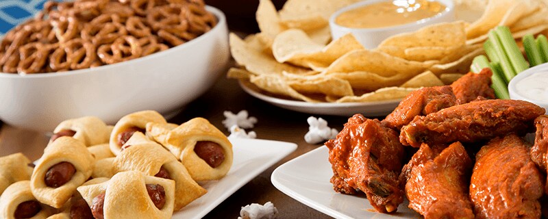 How to Eat Smarter at a Sports Watch Party